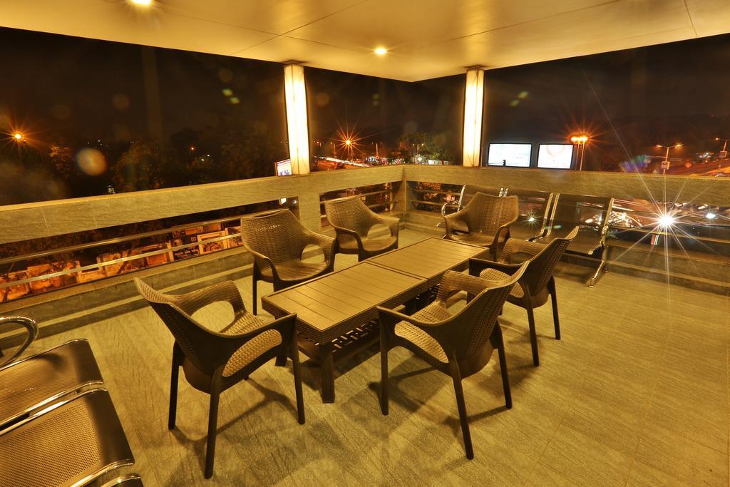 Hotel Kabir Ahmedabad Exterior foto