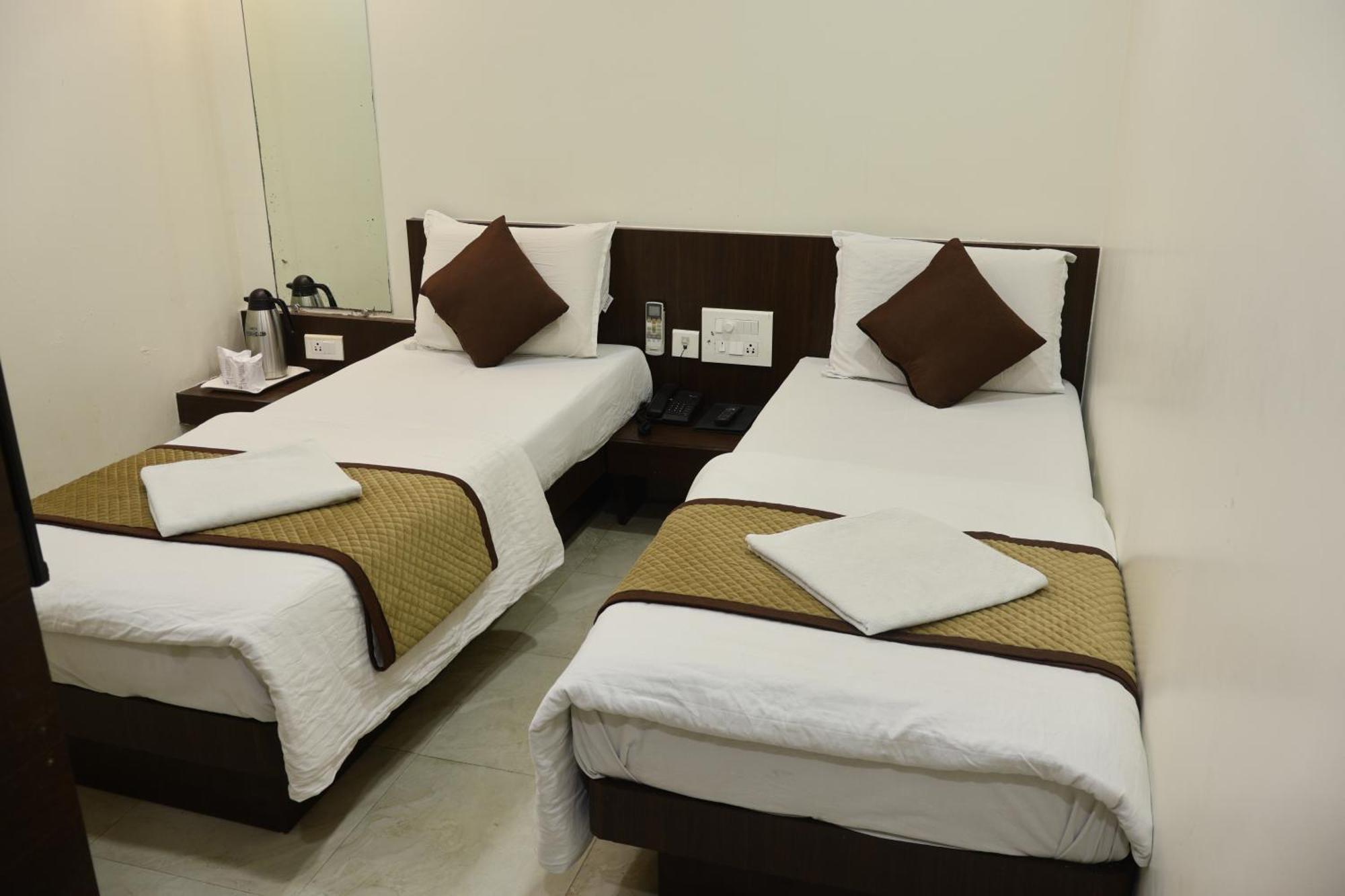Hotel Kabir Ahmedabad Exterior foto