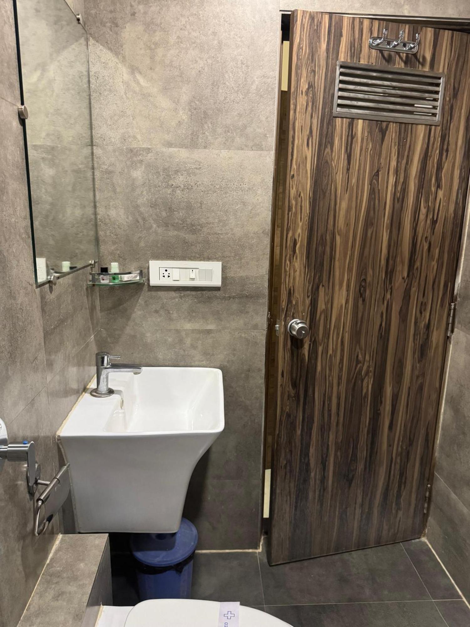 Hotel Kabir Ahmedabad Exterior foto