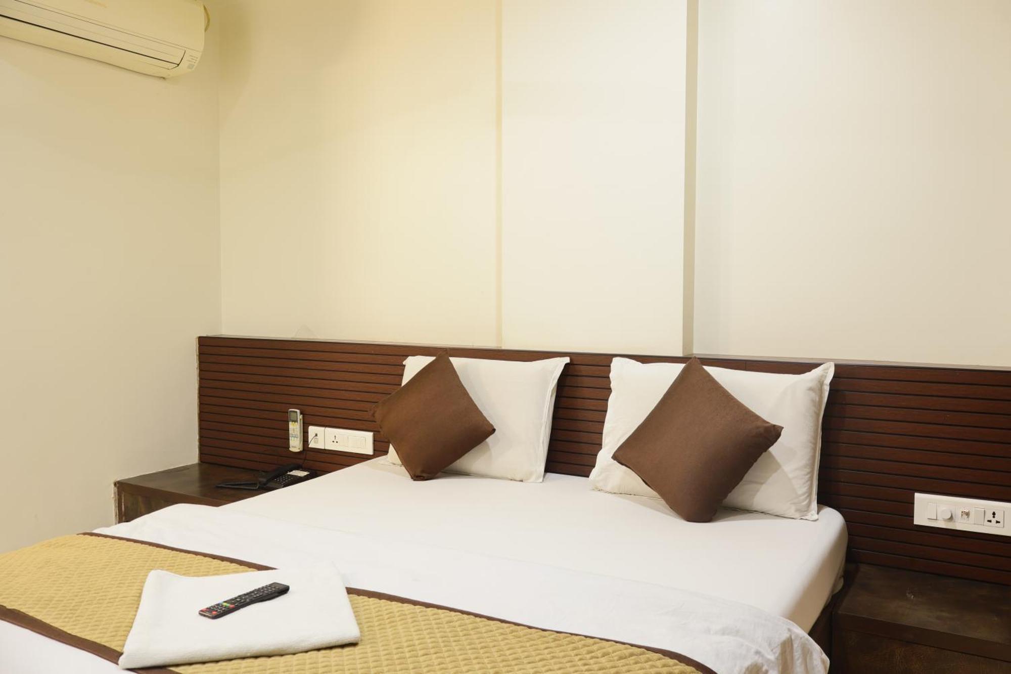 Hotel Kabir Ahmedabad Exterior foto