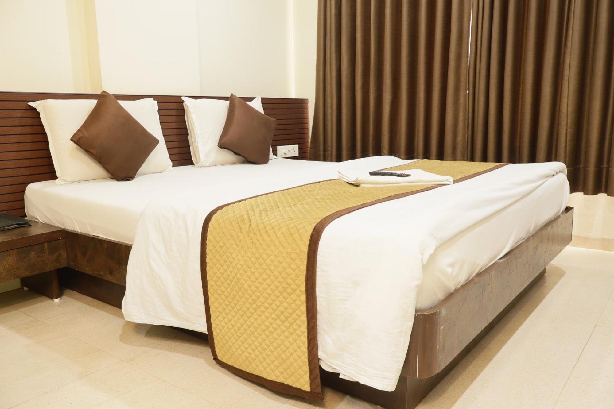 Hotel Kabir Ahmedabad Exterior foto